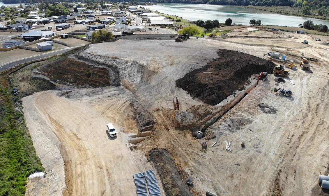 3-Longreach-works-a.jpg