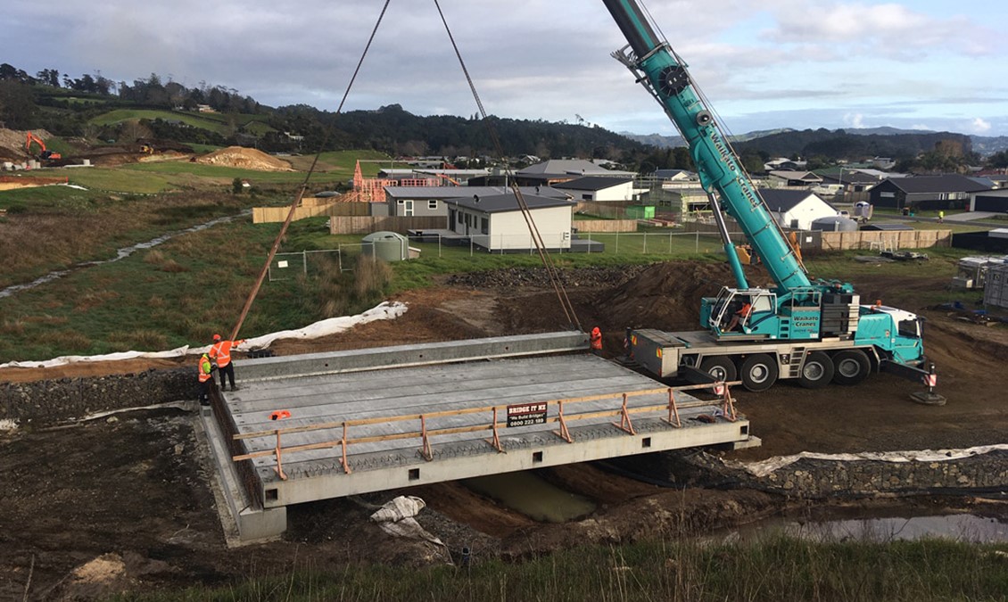 7-Longreach-bridge.jpg